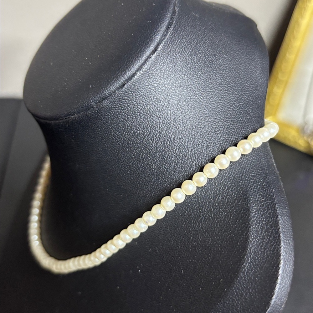 Vintage RALPH LAUREN STERLING CHARM AND CLASP FAUX PEARL NECKLACE - Picture 2 of 7